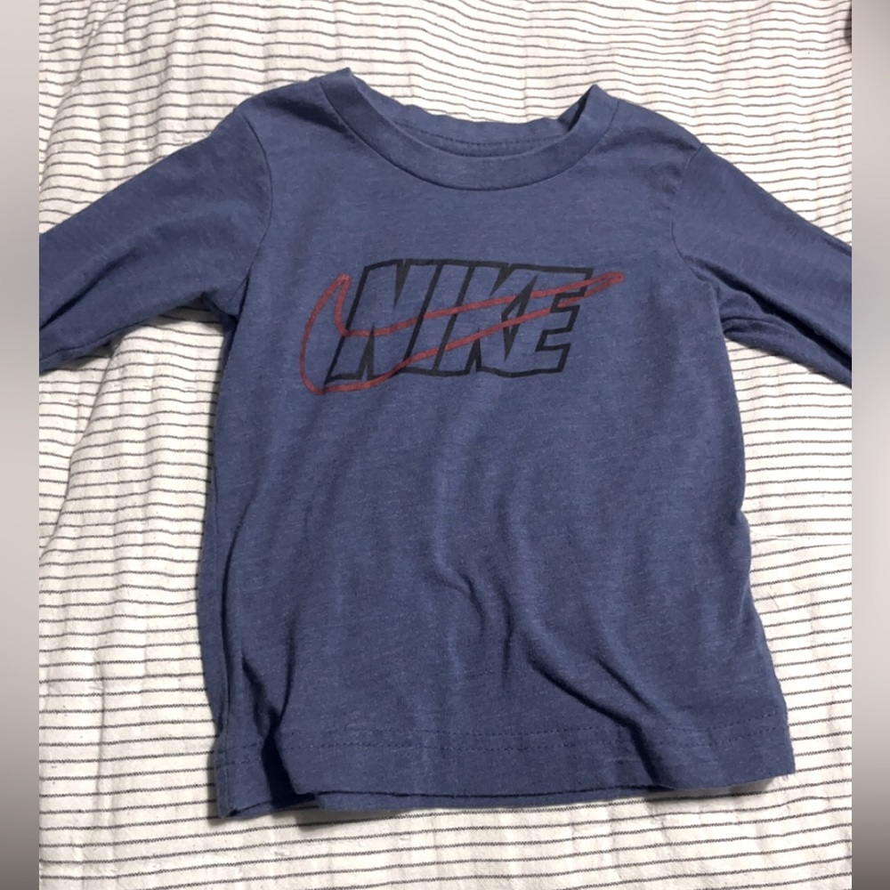 Like new long sleeve Nike t-shirt